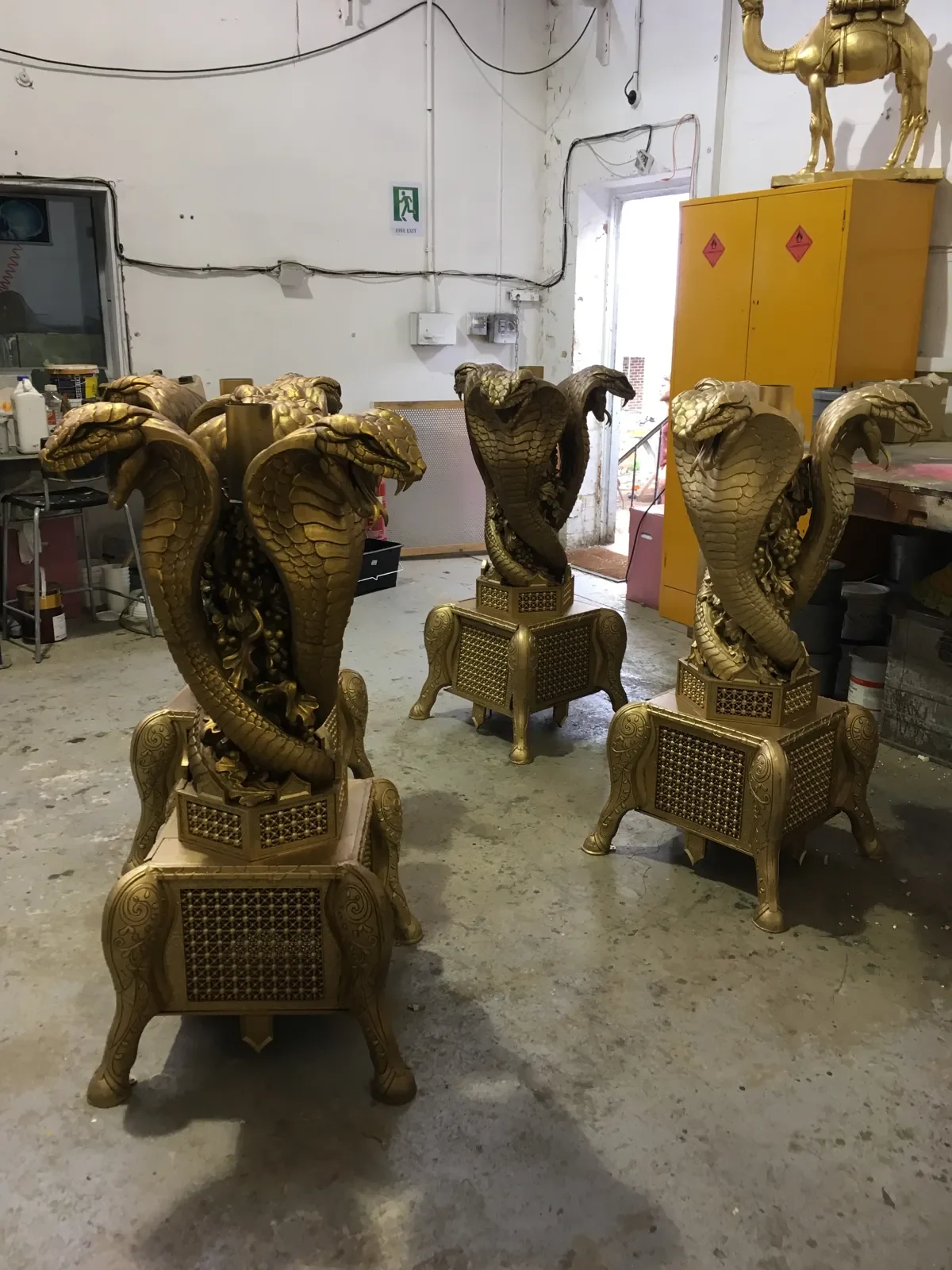 Ornate Thrones & Sculptural Furniture, documentation image 5